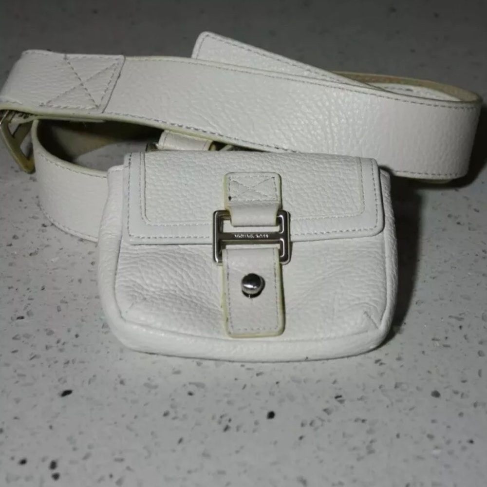 Michael kors Cream White belt With pouch